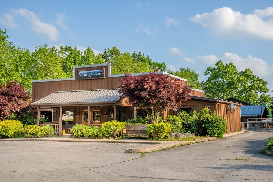 Primary Photo Of 7080 Dale Ridge Rd, Lancaster Convenience Store For Sale