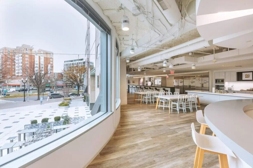 More Photos Of 3100 Clarendon Blvd, Arlington Coworking Space