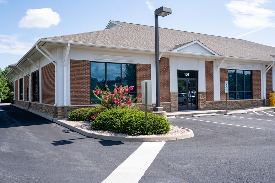 More Photos Of 16 Gosnell, Staunton Medical For Sale