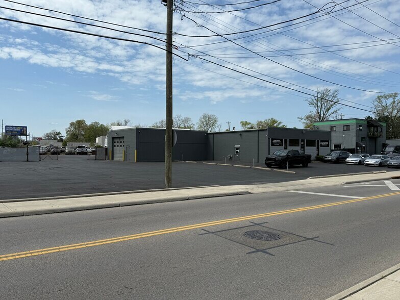 Primary Photo Of 4453 Sycamore Rd, Cincinnati Service For Lease