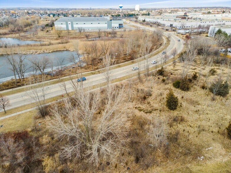 More Photos Of 1340-1360 W Yorkshire Dr, Streamwood Land For Sale