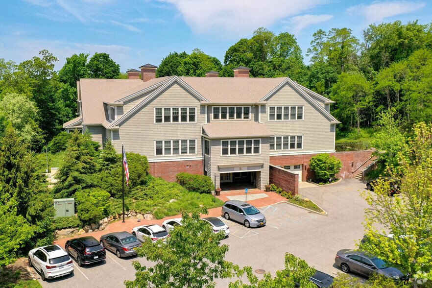 More Photos Of 21 Bennetts Rd, East Setauket Telecom Hotel Data Hosting For Lease