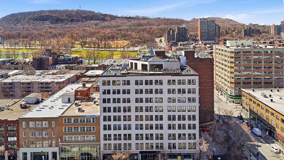 More Photos Of 4446 Boul Saint-Laurent, Montréal Loft Creative Space For Lease
