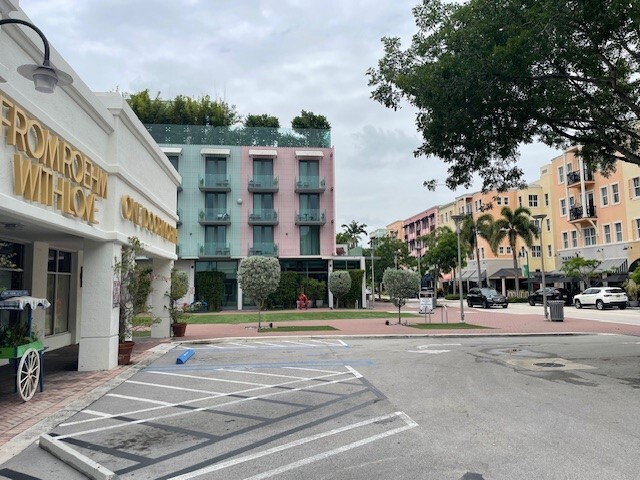More Photos Of 241 NE 2nd Ave, Delray Beach Storefront For Lease