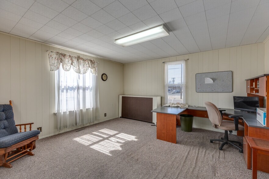 More Photos Of 425 W Main St, Staunton Office For Sale
