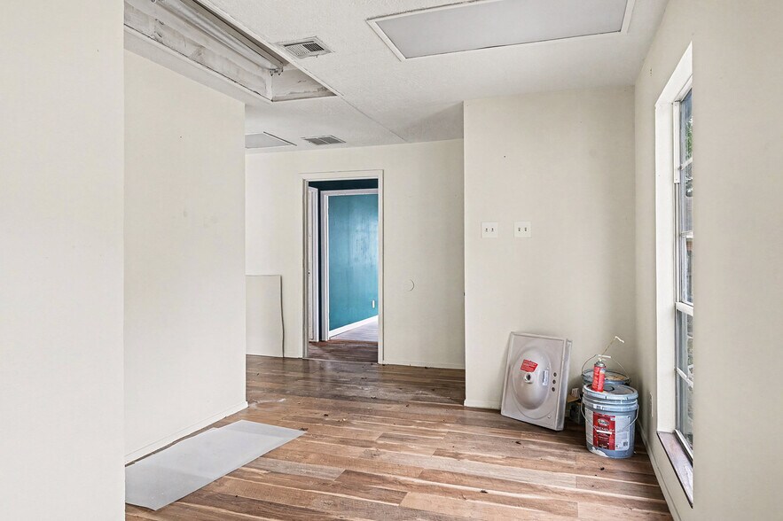 More Photos Of 5711 5th St, Katy Medical For Lease