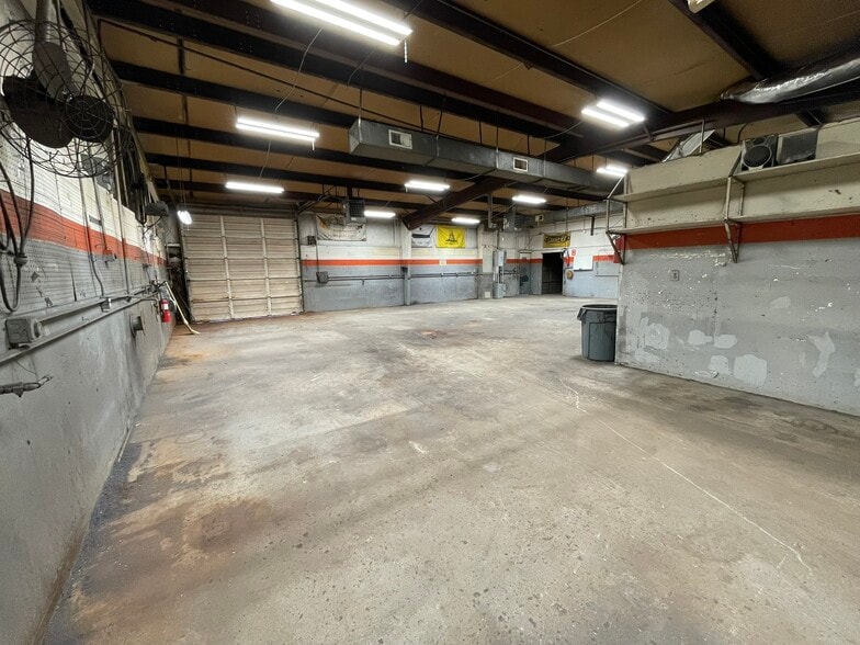 More Photos Of 8621 Fairview Rd, Charlotte Unknown For Lease