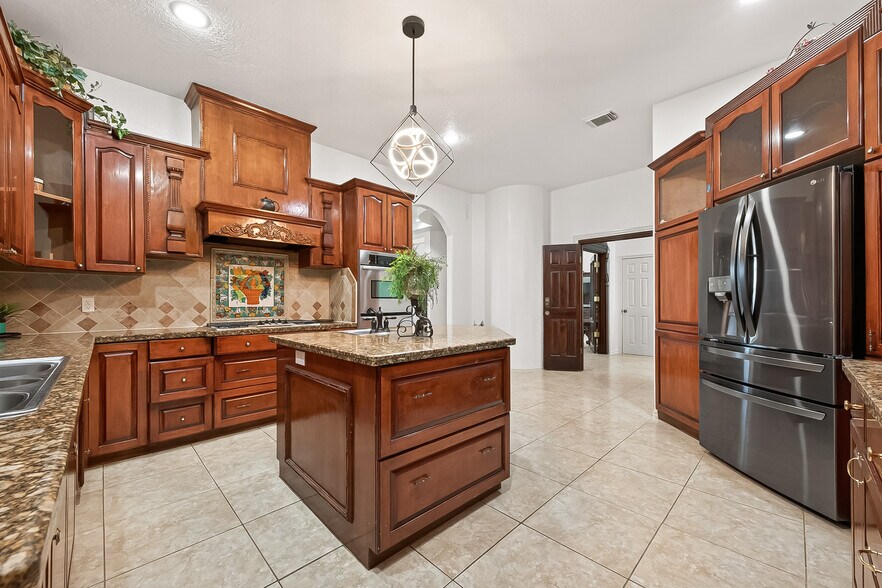 More Photos Of 21832 Rayford Rd, Humble Office For Sale