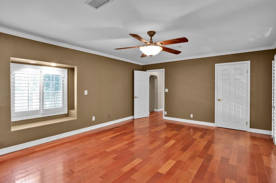 More Photos Of 801 W Whittier Blvd, La Habra Storefront Retail Residential For Sale