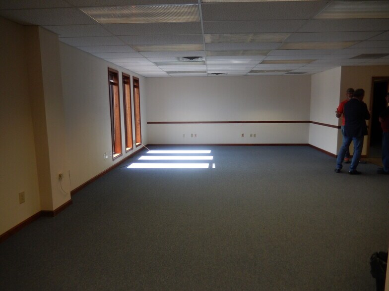 More Photos Of 80 Grace Dr, Hurricane Warehouse For Lease