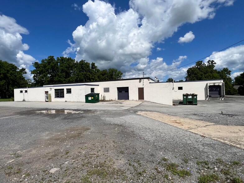 More Photos Of 1175 Bragg St, Honeoye Falls Warehouse For Lease