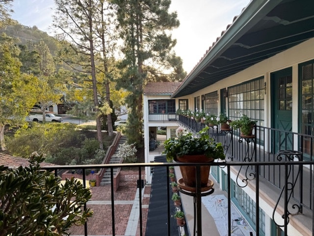 More Photos Of 51-63 Malaga Cove Plz, Palos Verdes Estates General Retail For Sale