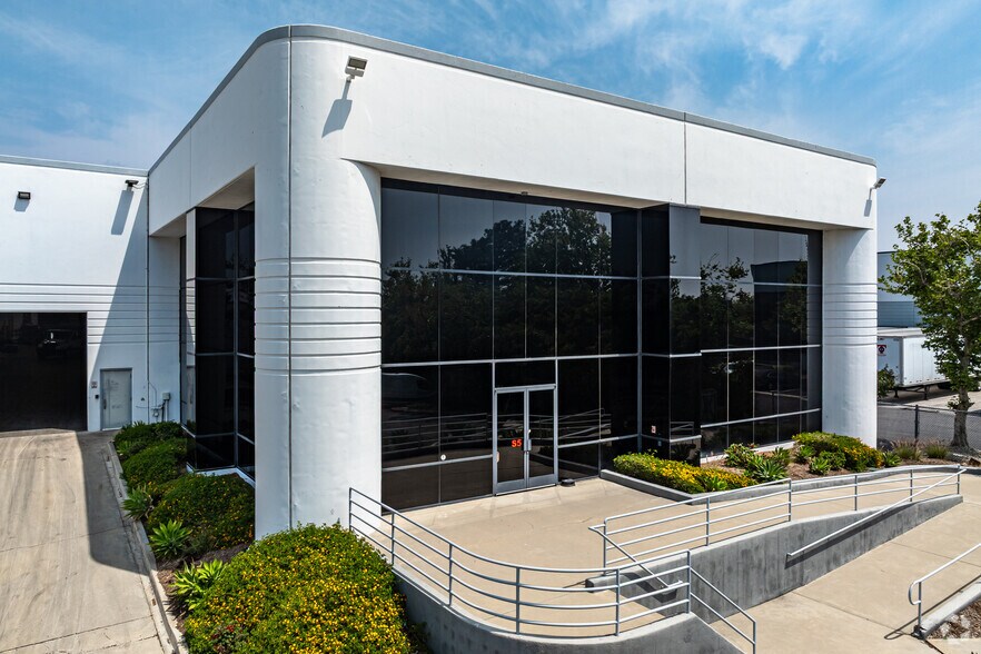 More Photos Of 10660 Acacia St, Rancho Cucamonga Manufacturing For Sale