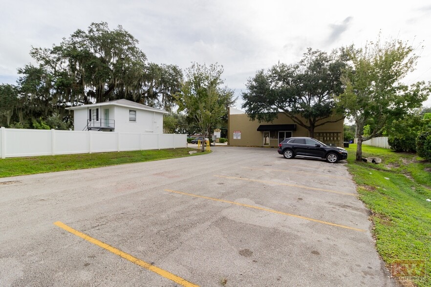 More Photos Of 324-340 W Highland Dr, Lakeland Medical For Lease