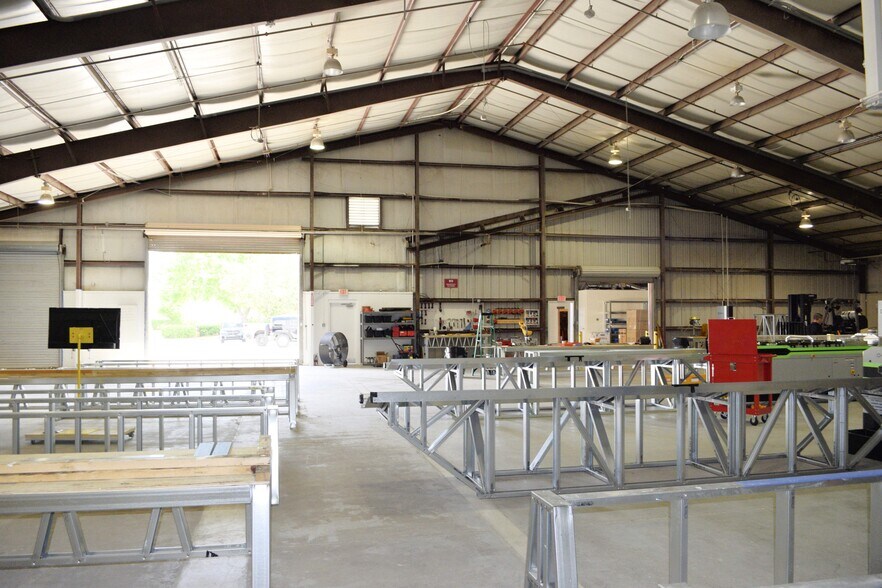 More Photos Of 1050 Central Park Dr, Sanford Warehouse For Lease