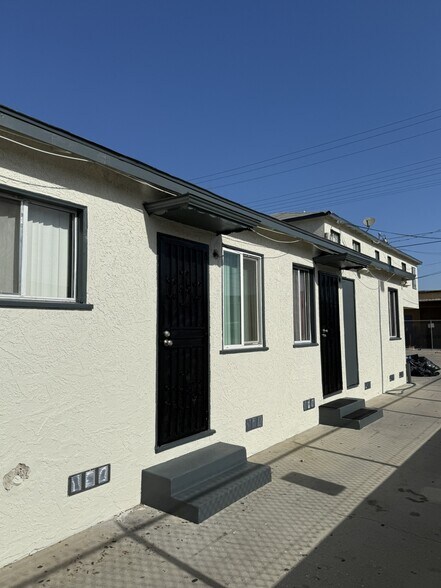 More Photos Of 2769 E 57th St, Huntington Park Apartments For Sale