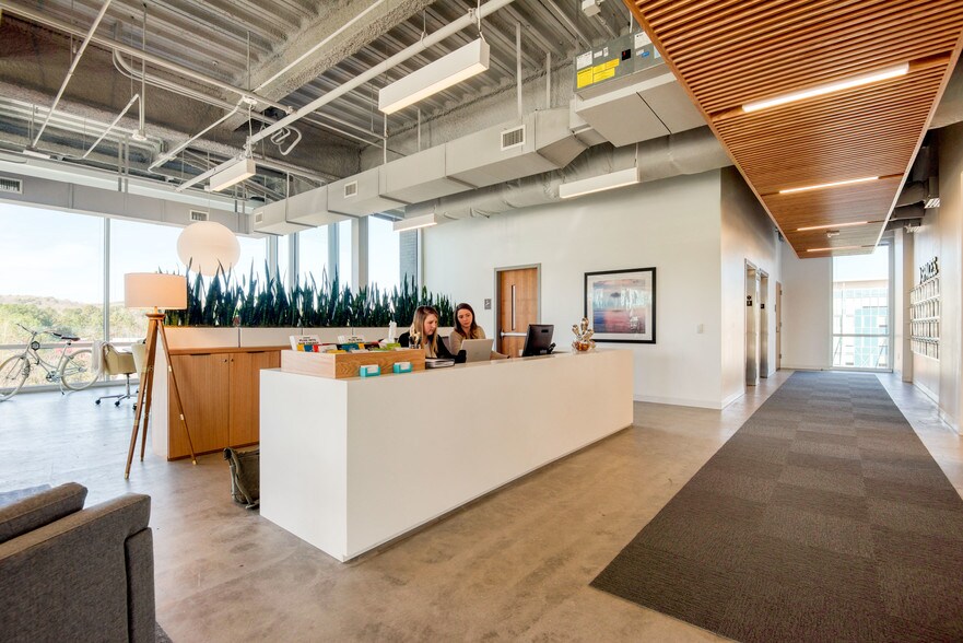 More Photos Of 1011 S Hamilton Rd, Chapel Hill Office For Lease