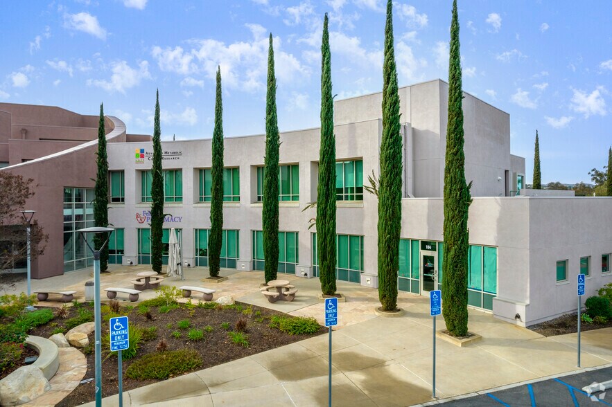 More Photos Of 625 W Citracado Pky, Escondido Medical For Lease