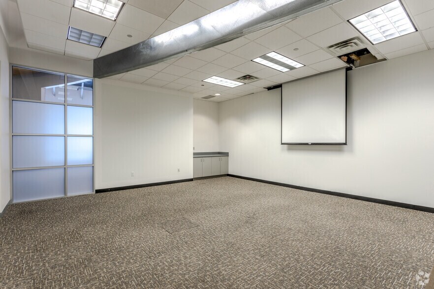 More Photos Of 1703 N Plano Rd, Richardson Unknown For Lease