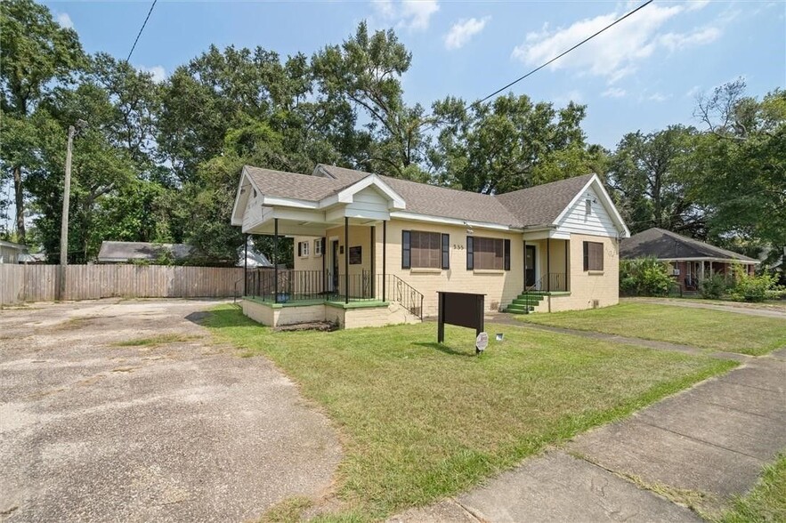 Primary Photo Of 355 Westwood St, Mobile Office For Sale