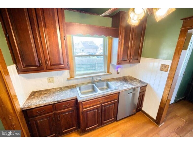 More Photos Of 2151 Maple Rd, York Flex For Sale