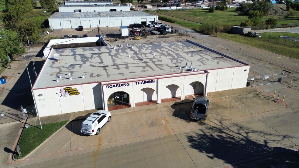 More Photos Of 2800 S Pipeline Rd, Euless Flex For Lease