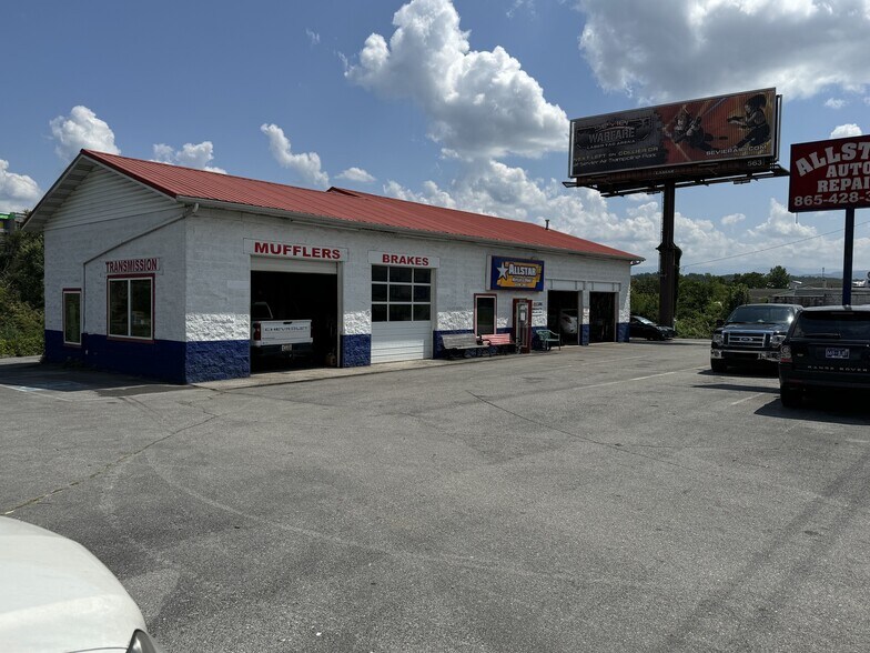 More Photos Of 1403 Parkway, Sevierville General Retail For Sale