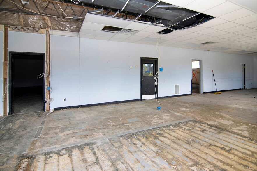 More Photos Of 1250 N Black Horse Pike, Williamstown Showroom For Sale