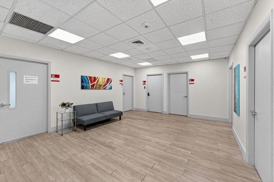 More Photos Of 2950 W Cypress Creek Rd, Fort Lauderdale Office For Lease