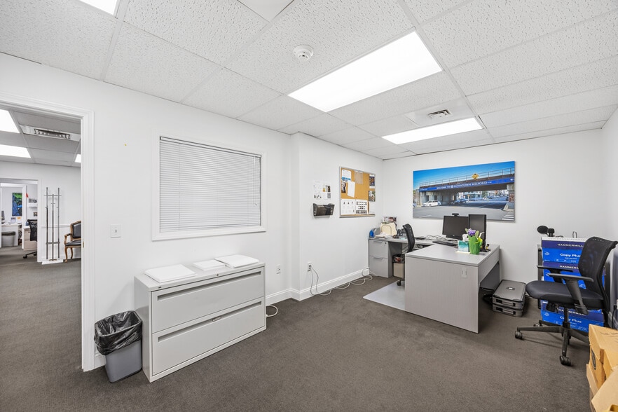 More Photos Of 179 N Broad St, Milford Medical For Lease