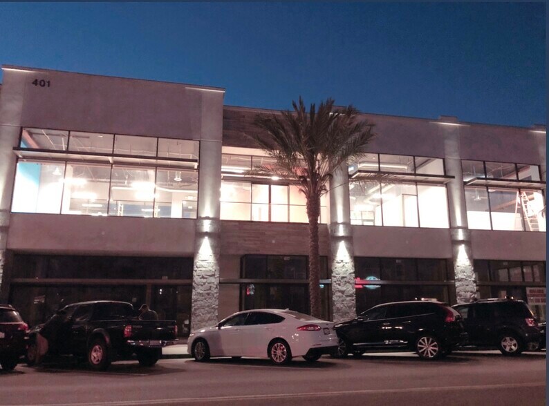 More Photos Of 401 Main St, Huntington Beach Storefront Retail Office For Lease