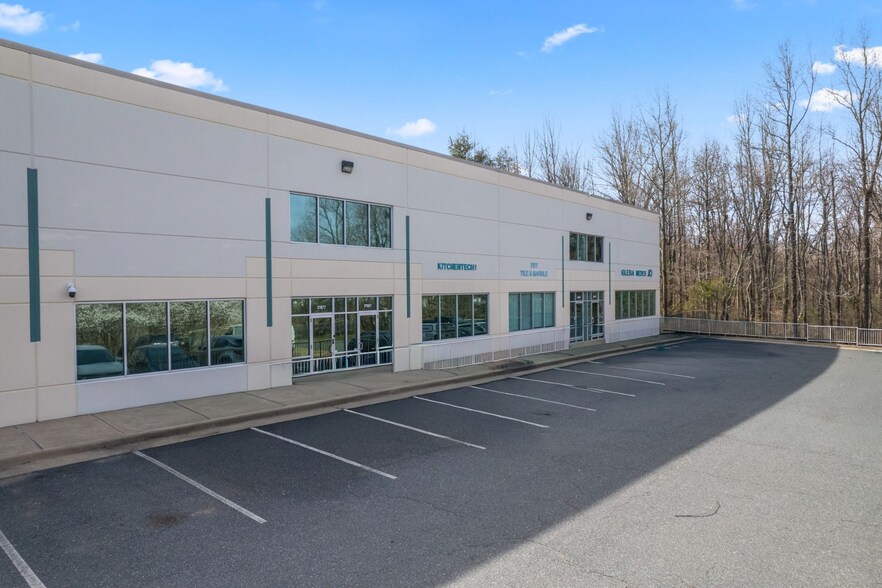 More Photos Of 17857-17889 Fraley Blvd, Dumfries Research And Development For Sale