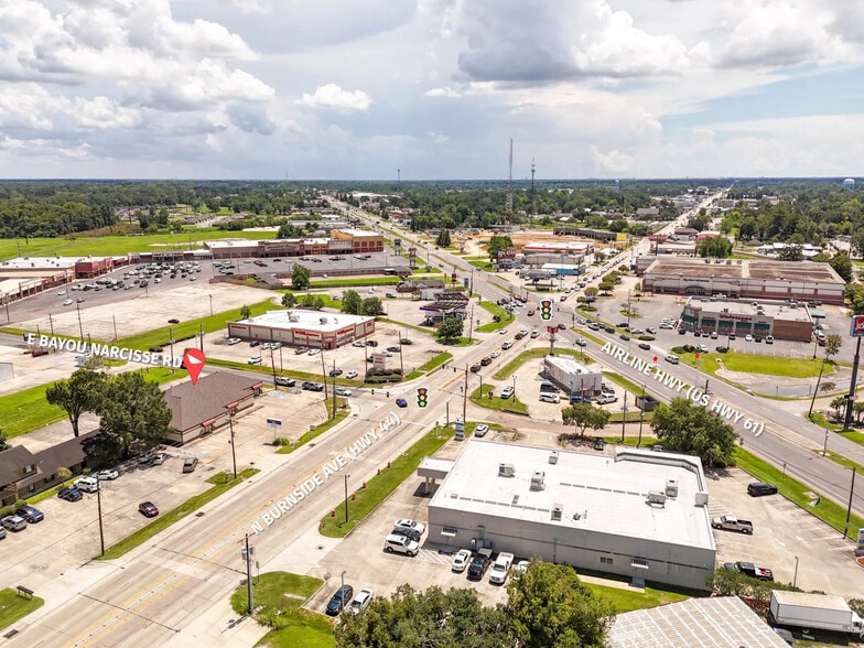 More Photos Of 1702 N Burnside Ave, Gonzales Medical For Lease