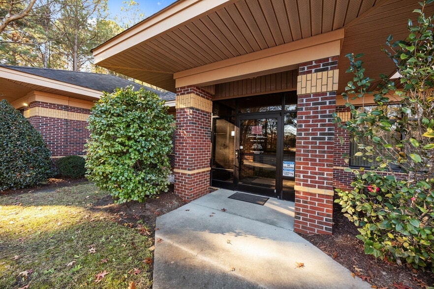 More Photos Of 2223 Hemby Ln, Greenville Medical For Sale