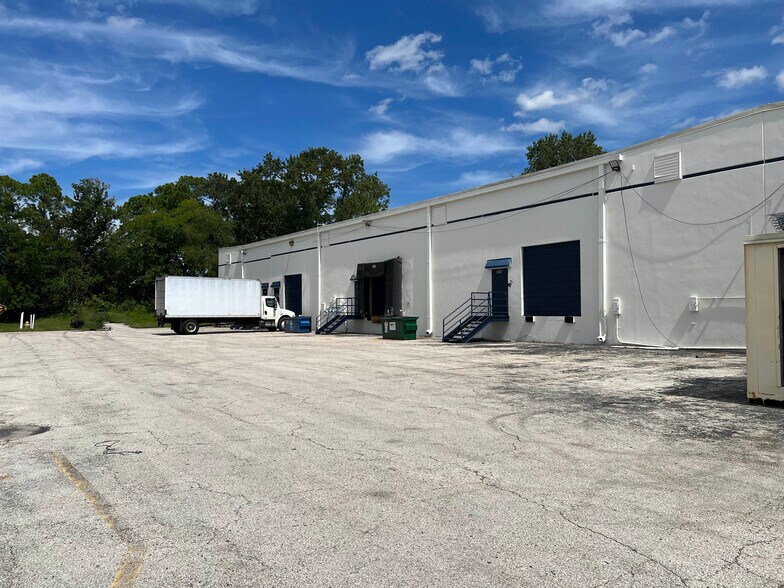 More Photos Of 6000-6030 Bowdendale Ave, Jacksonville Warehouse For Lease