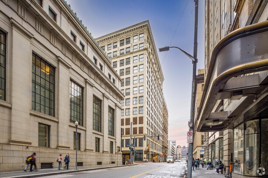 More Photos Of 434 5th Ave, Pittsburgh Apartments For Lease