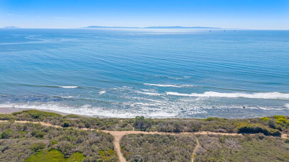 More Photos Of 6398 Cindy Ln, Carpinteria Office For Sale