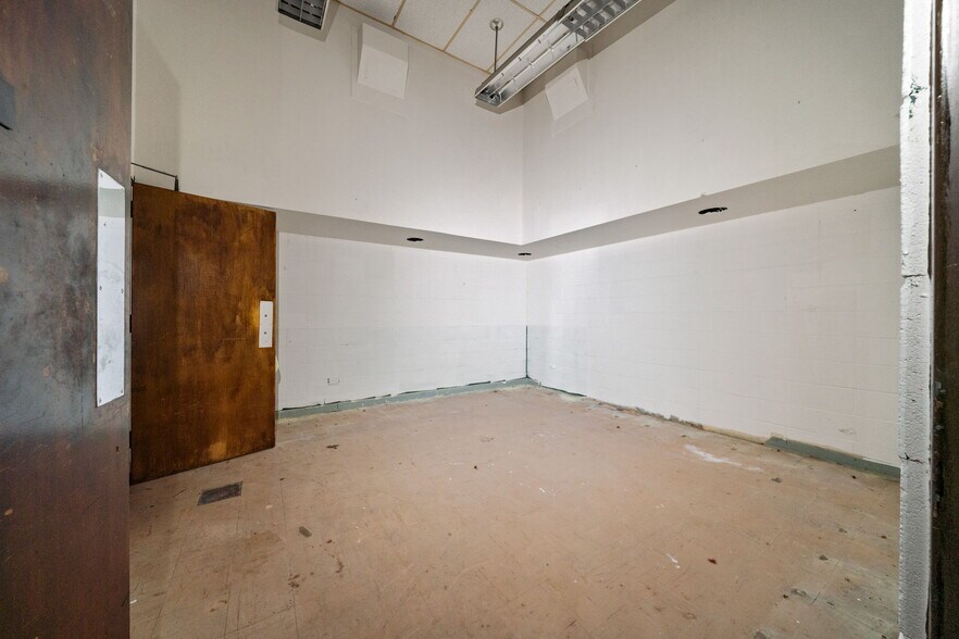 More Photos Of 7503 Harlow Dr, San Antonio Freestanding For Lease