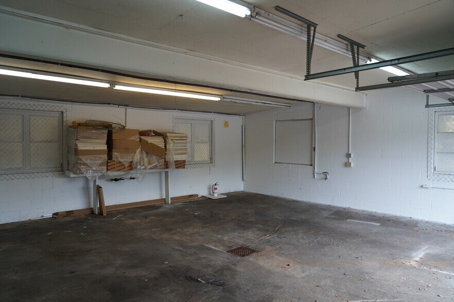 More Photos Of 2012 W Whitner St, Anderson Auto Repair For Sale