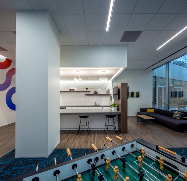 More Photos Of 4828-4888 Loop Central Dr, Houston Unknown For Lease