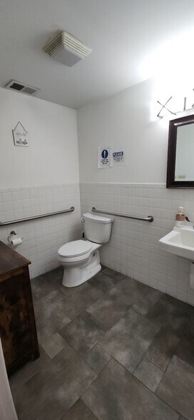 More Photos Of 516 51st St, West New York Office Residential For Lease