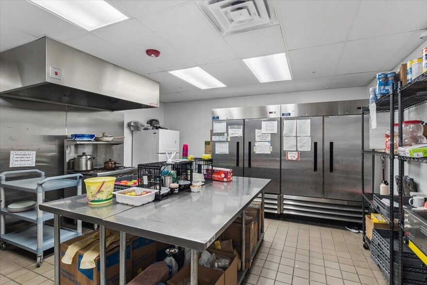 More Photos Of 1455 S Michigan Ave, Chicago Office For Sale