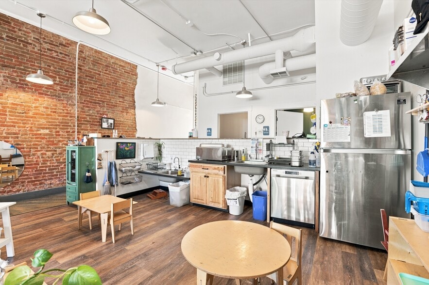More Photos Of 300-306 Elati St, Denver Office For Sale
