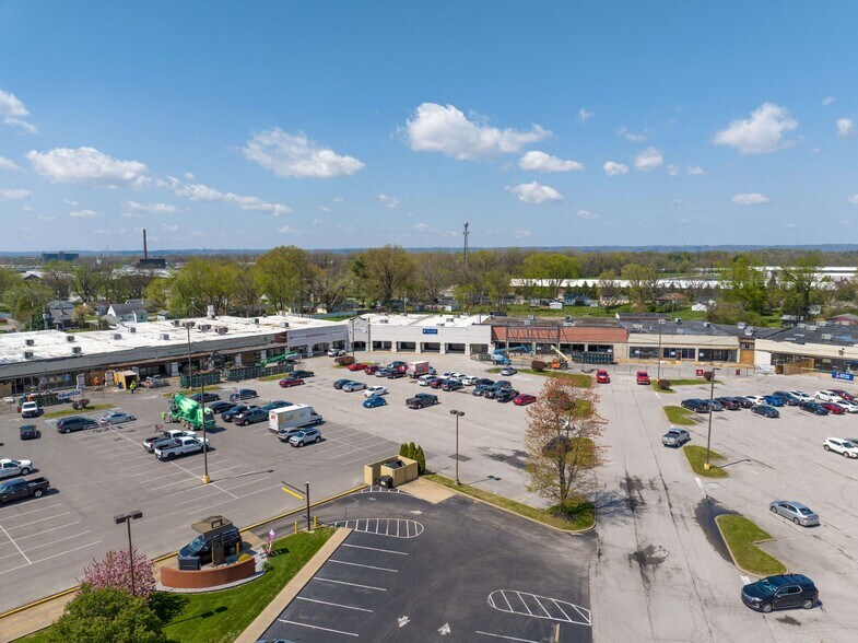 More Photos Of 1009-1411 10th St, Jeffersonville Unknown For Lease