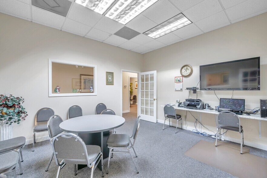 More Photos Of 8200 Seminole Blvd, Seminole Medical For Sale