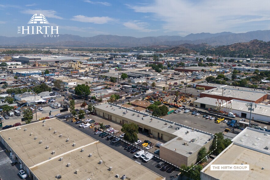 More Photos Of 11132 Fleetwood St, Sun Valley Warehouse For Lease