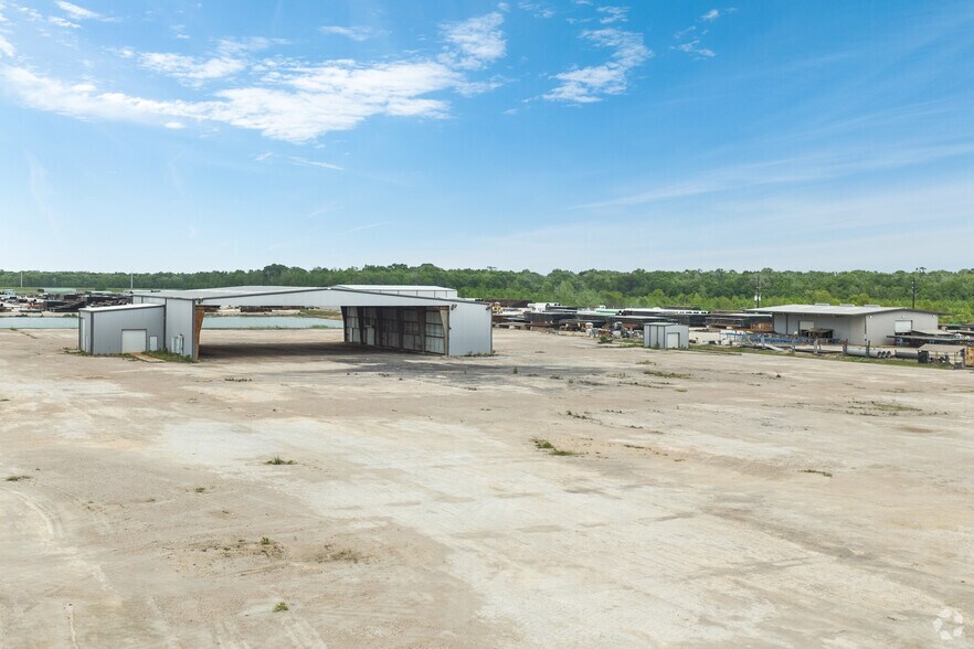 More Photos Of 6421 FM 1942, Baytown Warehouse For Lease