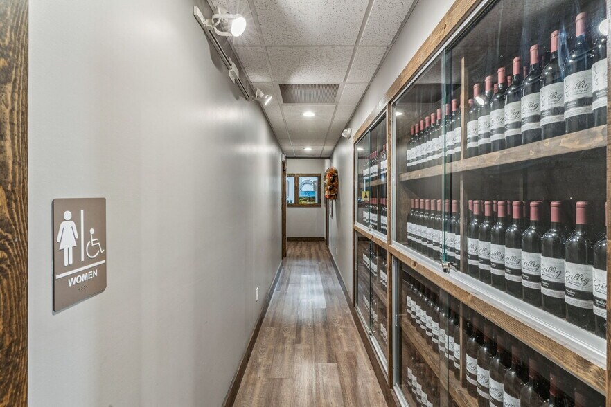 More Photos Of 1720 North Ridge Rd, Findlay General Retail For Sale