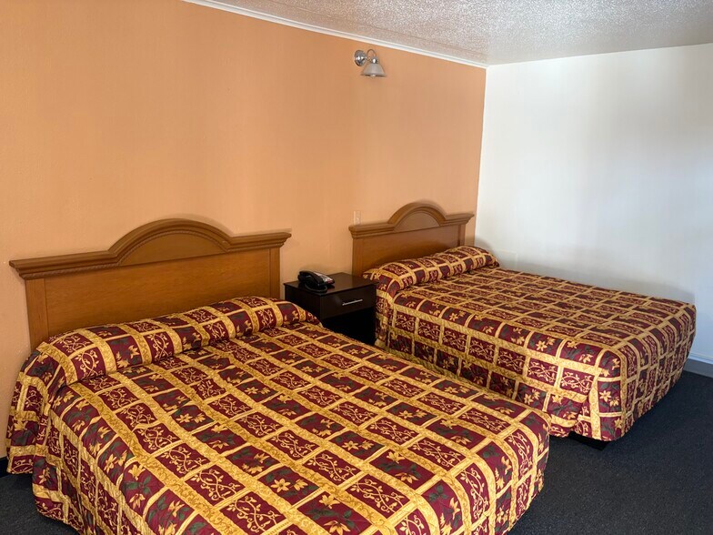 More Photos Of 100 5th St, Adair Hotel For Sale