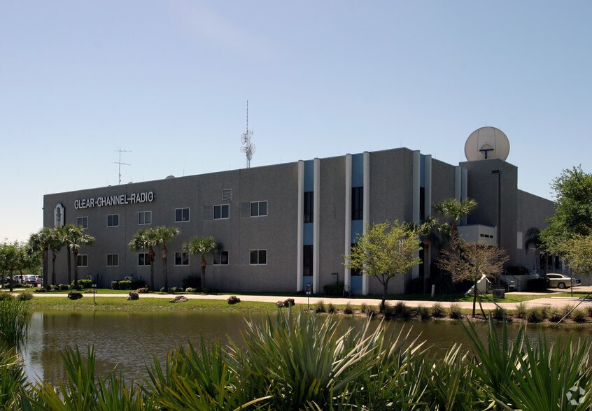 More Photos Of 13320 Metro Pky, Fort Myers Movie Radio TVStudio For Lease